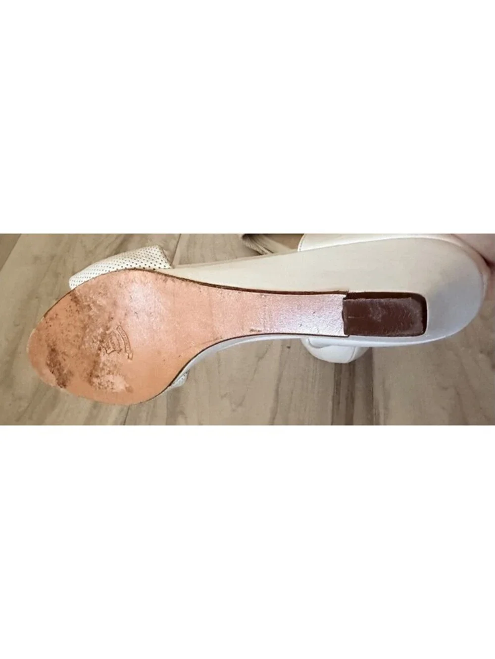 Julianelli Women's White leather Open toe Summer Sandals Low Heel Sz US 7 1/2 AA